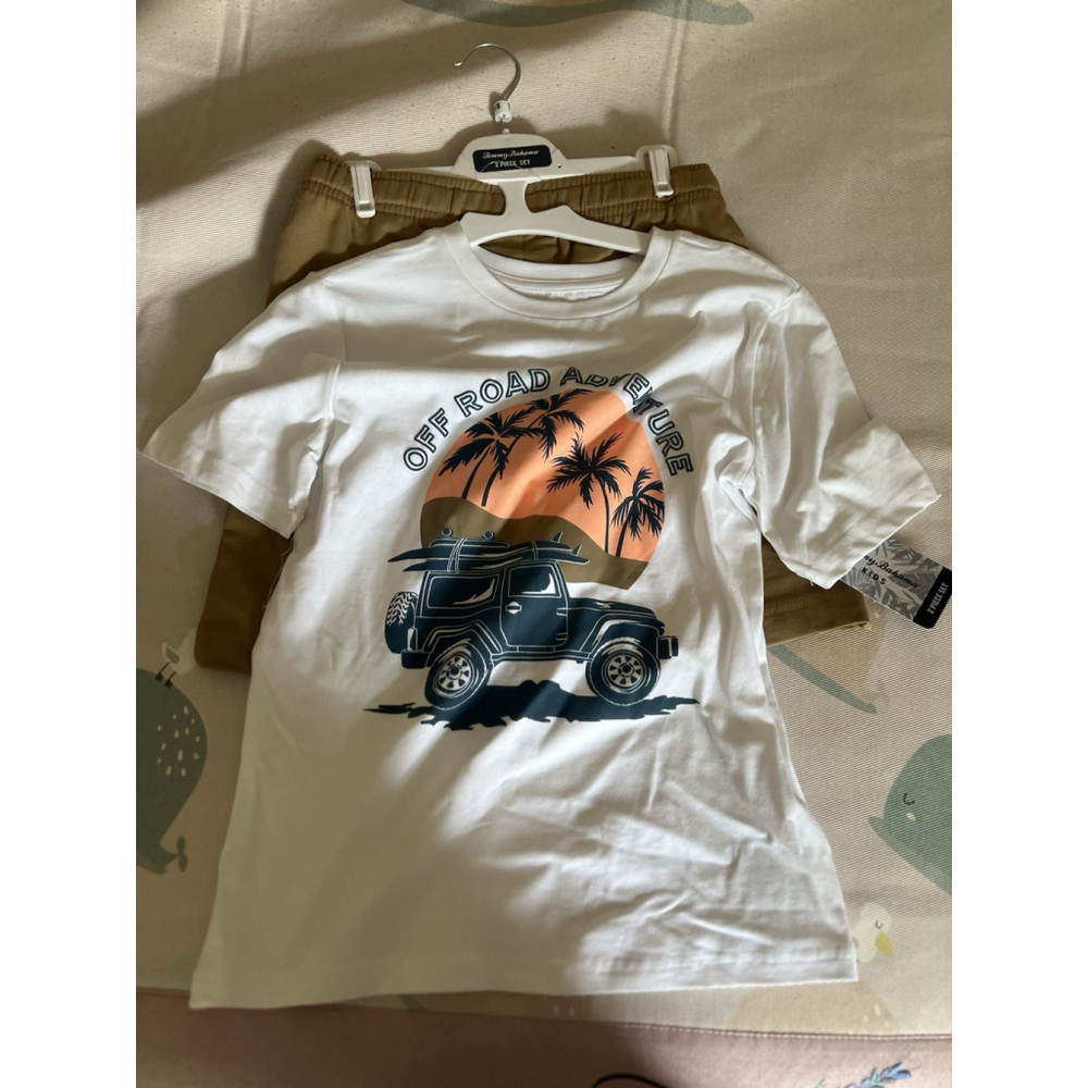 T-SHIRT & SHORTS--TOMMY BAHAMA--Boy's 2 Pc Set--SIZE M/7-8--BRAND NEW WITH TAGS